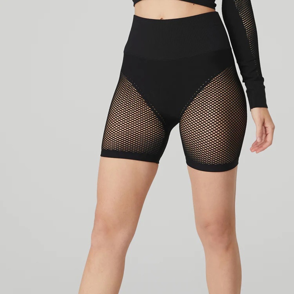 Alo Seamless High-Waist Limitless Open Air Short size xs